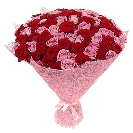 Букет из 101 красной и розовой розы 60 см
